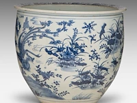 A chinese blue and white 'one hundred birds' fish bowl, inscribed zhu shi zhu ren, early qing dynasty, h 40 - ø 45 cm - afbeelding 3 van  6