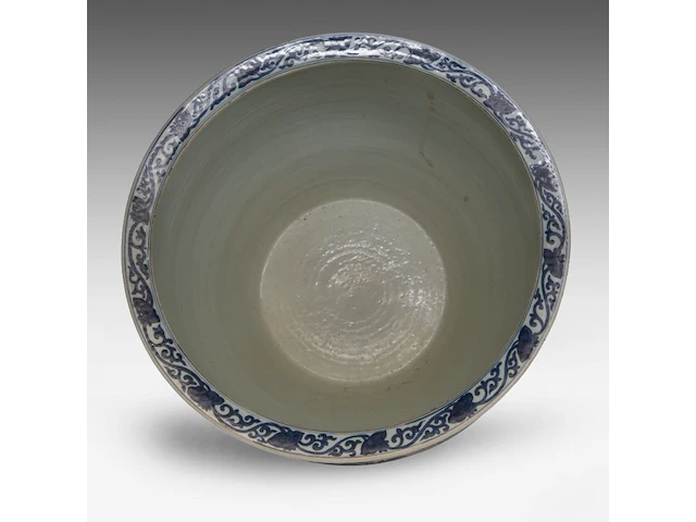 A chinese blue and white 'one hundred birds' fish bowl, inscribed zhu shi zhu ren, early qing dynasty, h 40 - ø 45 cm - afbeelding 5 van  6