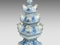 A chinese blue and white 'scrolling lotus' tulip vase, 20thc, total h 39,5 cm - afbeelding 5 van  7