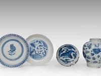 A chinese blue and white shipwreck 'cat' and an 'egret' small saucer, a 'scrolling lotus' jar, a 'crane' box and cover, ming dynasty, tallest h 11 cm