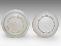 A chinese blue and white shipwreck 'cat' and an 'egret' small saucer, a 'scrolling lotus' jar, a 'crane' box and cover, ming dynasty, tallest h 11 cm - afbeelding 11 van  13