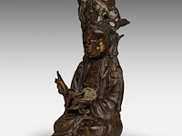 A chinese bronze figure of vairocana, ming dynasty, h 17 cm - weight about 615g - afbeelding 2 van  7