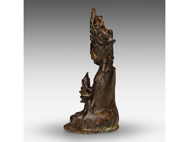A chinese bronze figure of vairocana, ming dynasty, h 17 cm - weight about 615g - afbeelding 3 van  7
