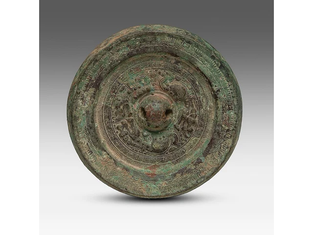 A chinese bronze 'mythical animals' mirror, with inscription, presumably han, ø 12 cm - afbeelding 1 van  3