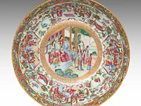 A chinese canton 'figures on a terrace' large punch bowl, 19thc, h 18 - ø 47 cm