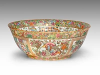 A chinese canton 'figures on a terrace' large punch bowl, 19thc, h 18 - ø 47 cm - afbeelding 2 van  7