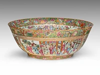 A chinese canton 'figures on a terrace' large punch bowl, 19thc, h 18 - ø 47 cm - afbeelding 3 van  7