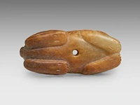 A chinese carved archaistic jade pendant of a lion, l 4,8 cm - afbeelding 6 van  7