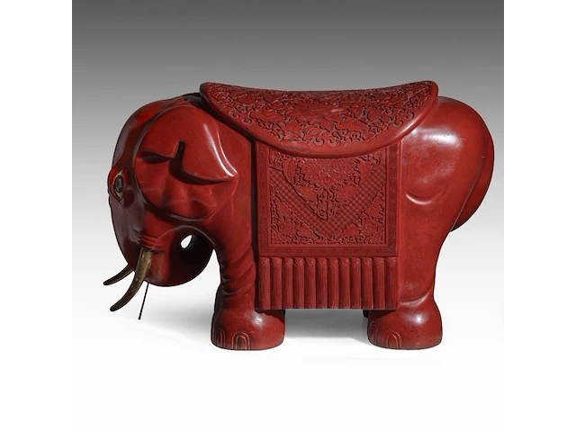 A chinese carved cinnabar lacquer elephant seat, 20thc (vintage), h 48,5 - l 75 cm - afbeelding 2 van  6