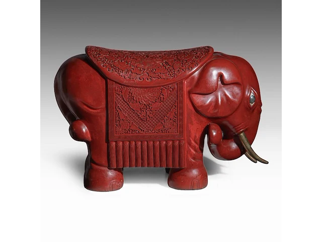 A chinese carved cinnabar lacquer elephant seat, 20thc (vintage), h 48,5 - l 75 cm - afbeelding 4 van  6