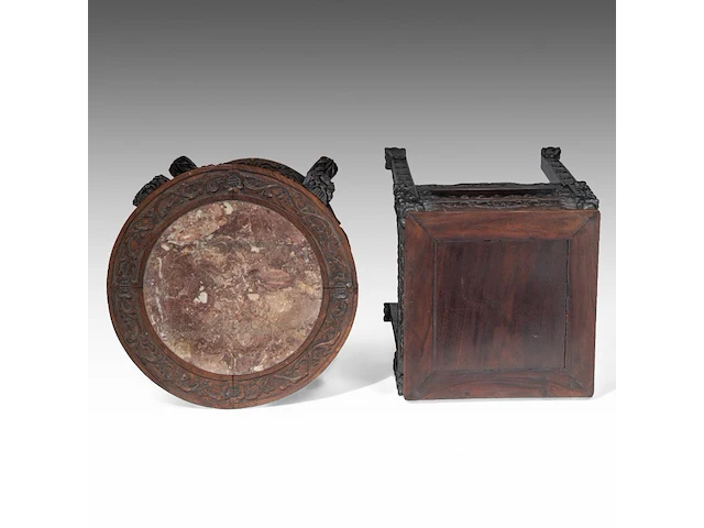 A chinese carved hardwood round stand and a square stand, late qing, h 81 cm (each) - afbeelding 5 van  5