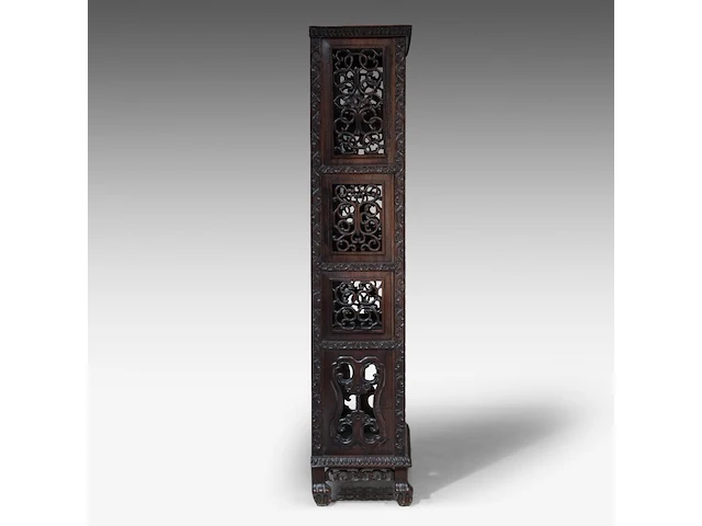 A chinese carved hardwood shelved cabinet in the acanthus-leaf style, late 19th century, h 156 - 81 × 33 cm - afbeelding 3 van  5
