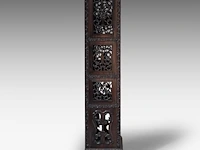 A chinese carved hardwood shelved cabinet in the acanthus-leaf style, late 19th century, h 156 - 81 × 33 cm - afbeelding 3 van  5