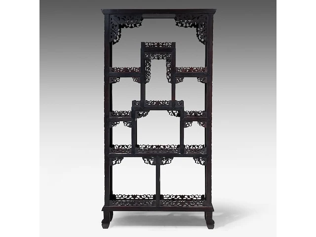 A chinese carved hardwood shelved cabinet in the acanthus-leaf style, late 19th century, h 156 - 81 × 33 cm - afbeelding 4 van  5