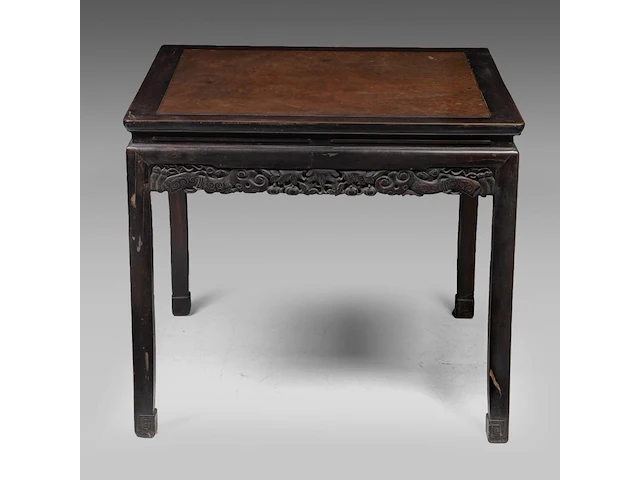 A chinese carved hardwood square table, late qing, h 81,5 - 94 x 94 cm - afbeelding 2 van  6