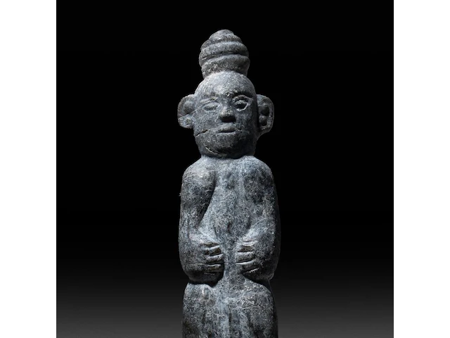 A chinese carved jade phallic figure with a phallic end, shang dynasty style 22.5 cm. (8.85 in.) - afbeelding 4 van  4