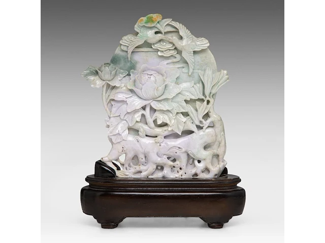 A chinese carved lavender and green jadeite (feicui) group depicting a lotus pond in moonlight, republic period, total h 36,4 cm (fitted to a wooden base) - afbeelding 1 van  6