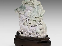 A chinese carved lavender and green jadeite (feicui) group depicting a lotus pond in moonlight, republic period, total h 36,4 cm (fitted to a wooden base) - afbeelding 2 van  6