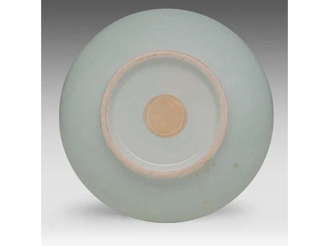 A chinese celadon-glazed bottle vase, with an effaced mark (presumably), h 33 cm - afbeelding 6 van  6