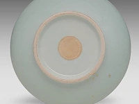A chinese celadon-glazed bottle vase, with an effaced mark (presumably), h 33 cm - afbeelding 6 van  6