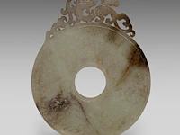 A chinese celadon jade ‘chilong’ bi disc, late warring states period to early western han dynasty, l 14 cm - afbeelding 2 van  6