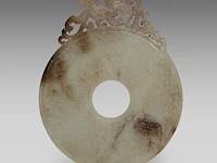A chinese celadon jade ‘chilong’ bi disc, late warring states period to early western han dynasty, l 14 cm - afbeelding 3 van  6