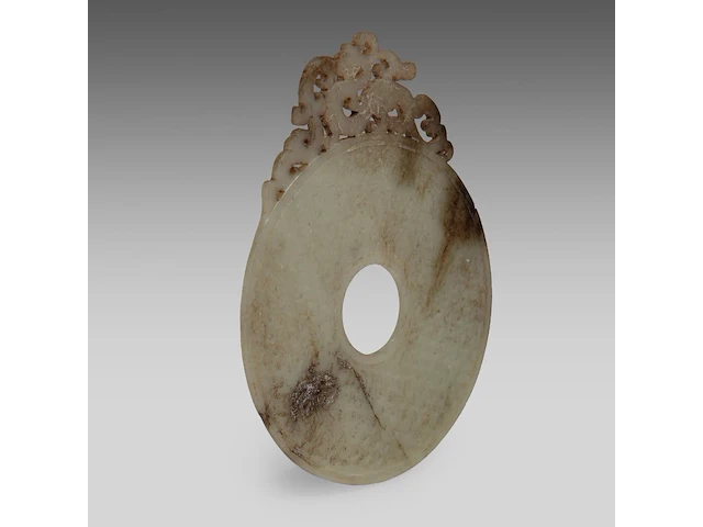 A chinese celadon jade ‘chilong’ bi disc, late warring states period to early western han dynasty, l 14 cm - afbeelding 4 van  6