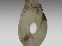 A chinese celadon jade ‘chilong’ bi disc, late warring states period to early western han dynasty, l 14 cm - afbeelding 4 van  6
