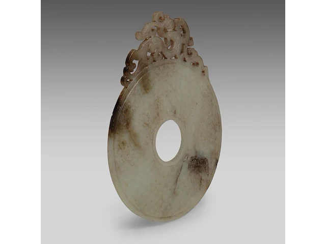 A chinese celadon jade ‘chilong’ bi disc, late warring states period to early western han dynasty, l 14 cm - afbeelding 5 van  6