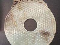 A chinese celadon jade ‘chilong’ bi disc, late warring states period to early western han dynasty, l 14 cm - afbeelding 6 van  6