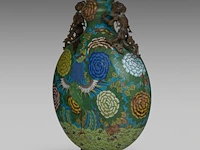 A chinese cloisonné enamelled 'phoenix' moon flask, flanked by two bronze chilong handles, republic period, total h 45,5 cm - afbeelding 5 van  8