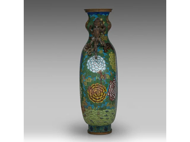 A chinese cloisonné enamelled 'phoenix' moon flask, flanked by two bronze chilong handles, republic period, total h 45,5 cm - afbeelding 6 van  8