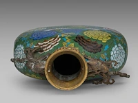 A chinese cloisonné enamelled 'phoenix' moon flask, flanked by two bronze chilong handles, republic period, total h 45,5 cm - afbeelding 7 van  8