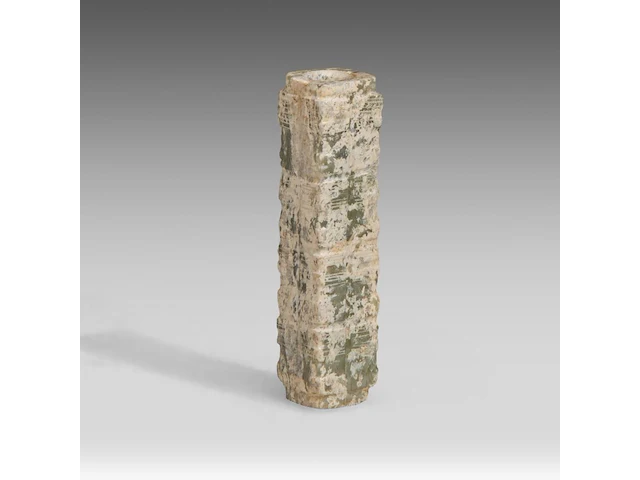 A chinese cong-form jade bead, han dynasty, l 5,2 cm - afbeelding 1 van  7