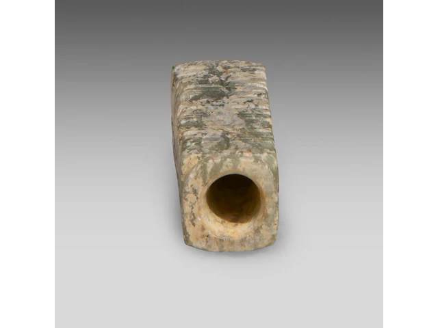 A chinese cong-form jade bead, han dynasty, l 5,2 cm - afbeelding 7 van  7