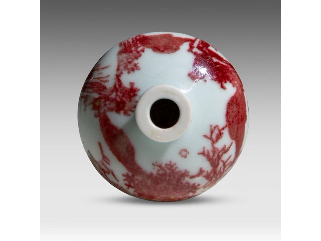 A chinese copper red 'pavilion and scholar by a river' snuff bottle, qianlong period (18thc), h 7,5 cm - afbeelding 5 van  6