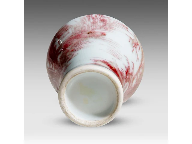 A chinese copper red 'pavilion and scholar by a river' snuff bottle, qianlong period (18thc), h 7,5 cm - afbeelding 6 van  6