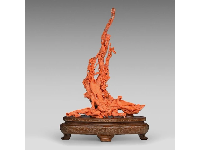 A chinese coral carving depicting 'one hundred birds on prunus', late qing, (coral only) weight about 510g - h 29 x l 21 cm - afbeelding 1 van  6