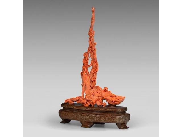 A chinese coral carving depicting 'one hundred birds on prunus', late qing, (coral only) weight about 510g - h 29 x l 21 cm - afbeelding 2 van  6