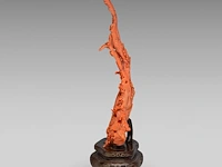 A chinese coral carving depicting 'one hundred birds on prunus', late qing, (coral only) weight about 510g - h 29 x l 21 cm - afbeelding 6 van  6