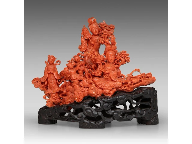 A chinese coral carving group of beauties and playful boys, late qing dynasty - (coral only) weight about 1700g - l 31 x h 21 cm - afbeelding 1 van  10