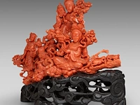 A chinese coral carving group of beauties and playful boys, late qing dynasty - (coral only) weight about 1700g - l 31 x h 21 cm - afbeelding 3 van  10