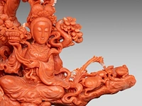 A chinese coral carving group of beauties and playful boys, late qing dynasty - (coral only) weight about 1700g - l 31 x h 21 cm - afbeelding 10 van  10