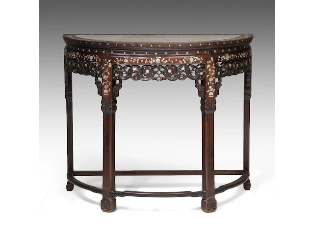 A chinese demi-lune hardwood side table, open-work carved and mother-of-pearl inlaid, late qing, h 88 - l 104 cm - afbeelding 2 van  6