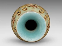 A chinese famille rose double-walled vase, open work with stylised dragon pattern, with a qianlong mark, h 23,5 cm - afbeelding 5 van  6