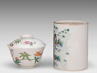 A chinese famille rose 'flower garden' gaiwan lidded tea bowl - and a 'geese' brush pot, both marked daoguang mark, h 9,6 - 13 cm - afbeelding 3 van  7