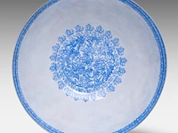 A chinese famille rose 'immortals' egg-shell porcelain bowl, marked, 20thc, h 9 - ø 22 cm - afbeelding 5 van  7
