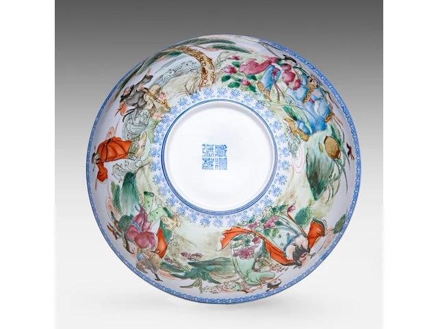 A chinese famille rose 'immortals' egg-shell porcelain bowl, marked, 20thc, h 9 - ø 22 cm - afbeelding 6 van  7