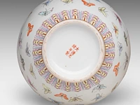 A chinese famille rose 'one hundred butterflies' bottle vase, with a guangxu mark, vintage, h 39,5 cm - afbeelding 6 van  6