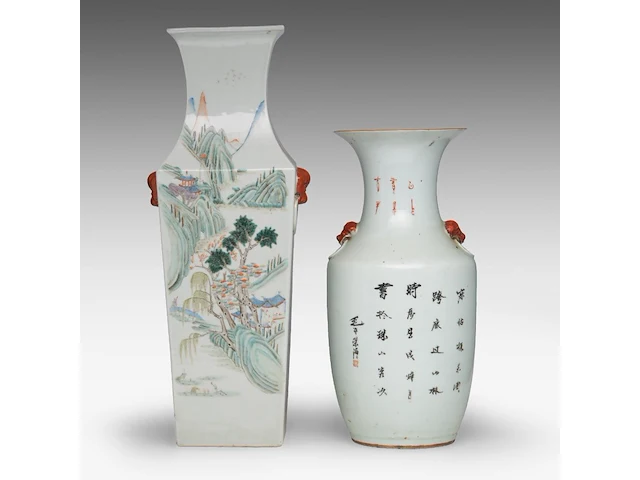 A chinese famille rose quadrangular fanghu vase and a 'magu and deer' vase, both paired with lion head handles, republic period, h 43 - 56,5 cm - afbeelding 3 van  6